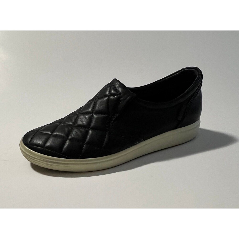 Ecco Women’s Soft Leather Slip On Sneaker Size 4 Black